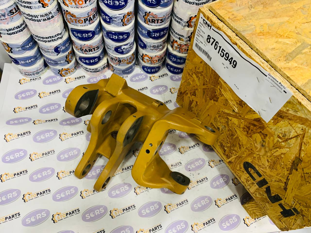 BRACKET 87615949 FOR CASE & NEW HOLLAND