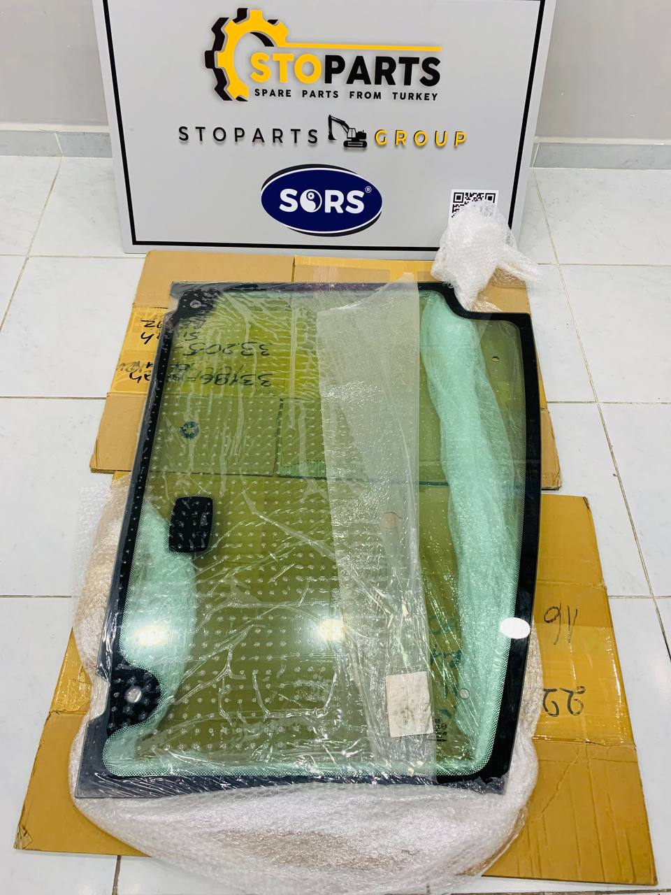 GLASS DOOR UPPER LEFT F33/21115 FOR HIDROMEK