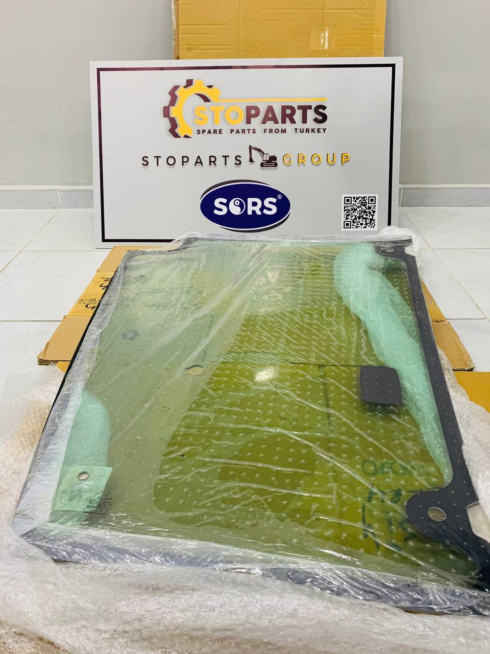 GLASS DOOR UPPER LEFT F33/21115 FOR HIDROMEK