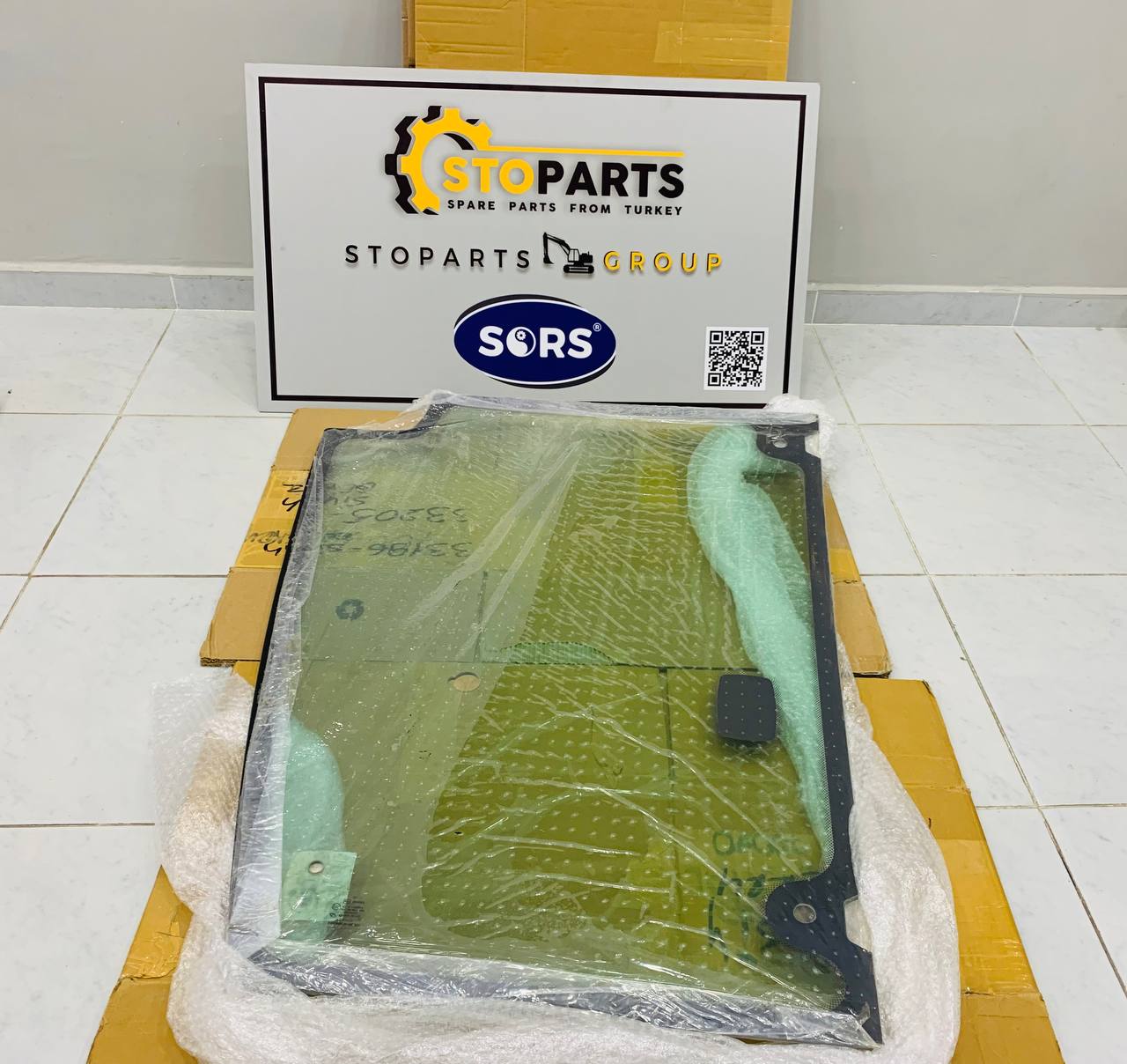 GLASS DOOR UPPER LEFT F33/21115 FOR HIDROMEK