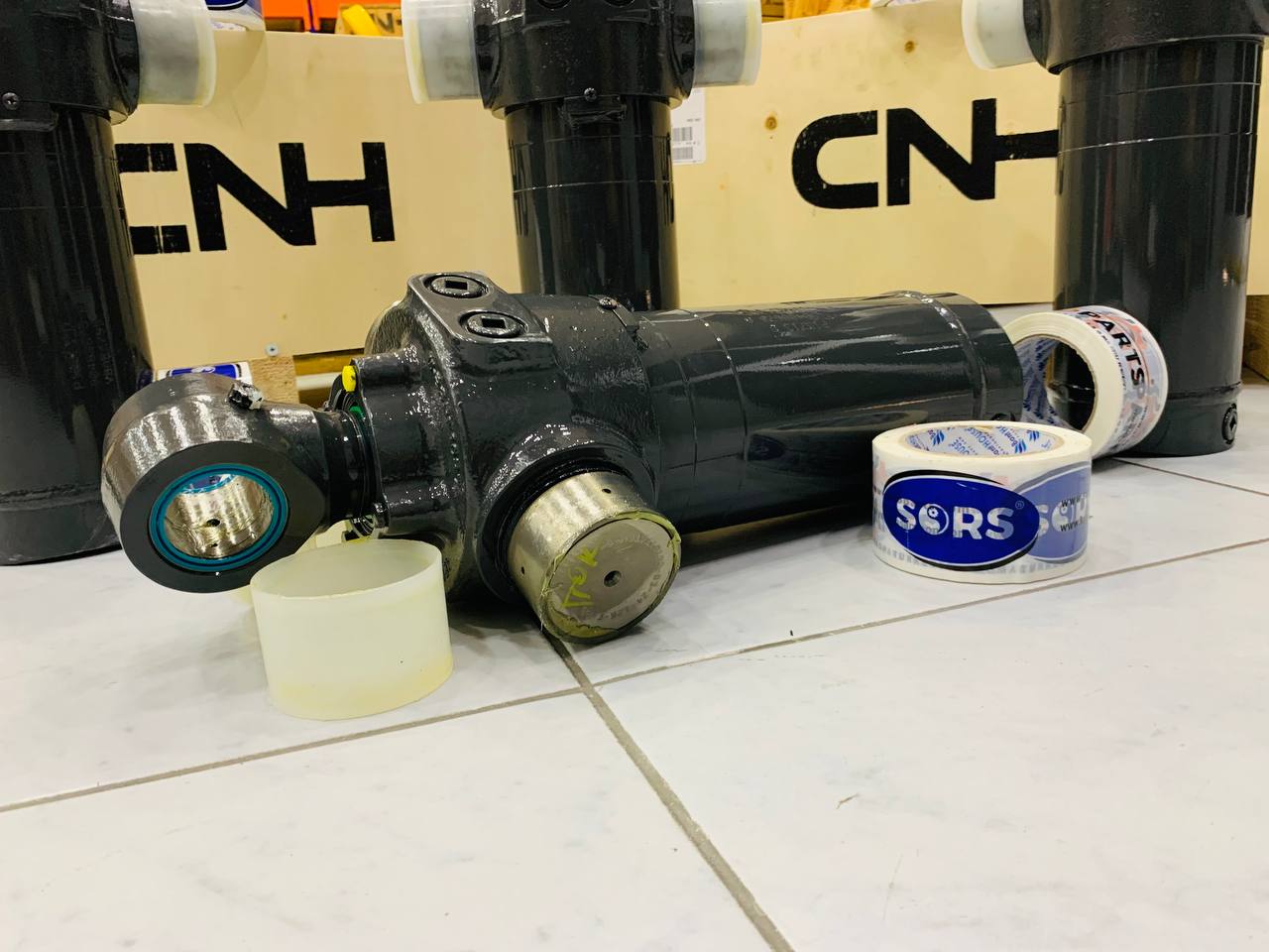 HYDRAULIC CYLINDER 90488673 FOR CASE AND NEW HOLLAND