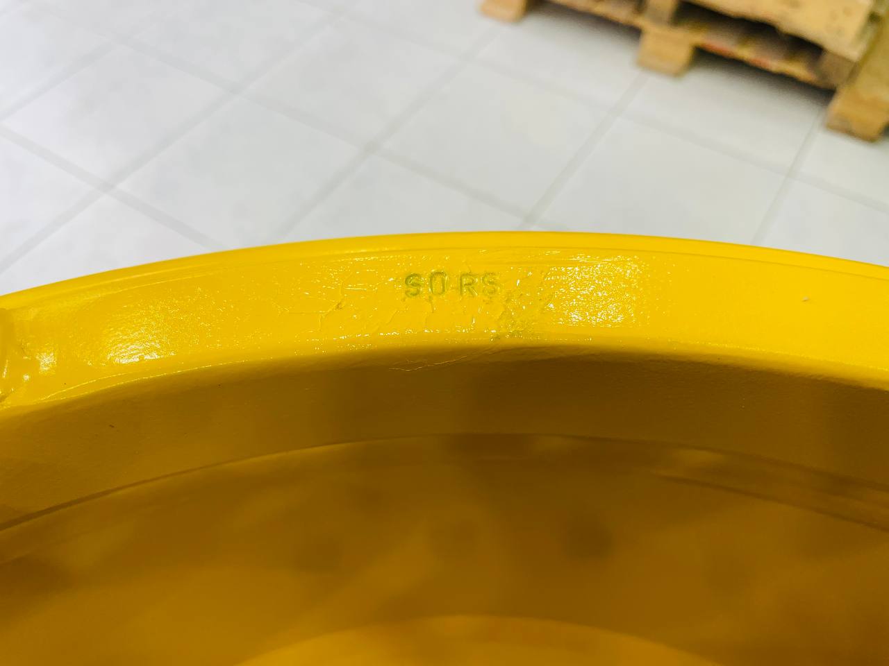 KOMATSU 421-30-14101 WHEEL ASS’Y