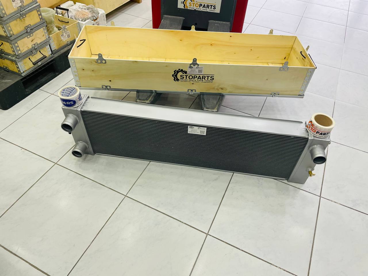 RADIATOR CORE XB00001607 FOR HITACHI
