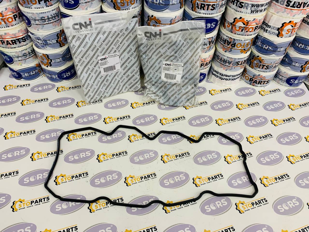 VALVE COVER GASKET 504070037 FOR CASE AND NEW HOLLAND