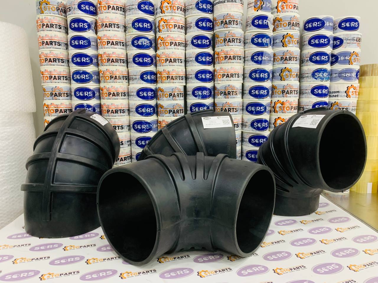 VOLVO 11192141 RUBBER ELBOW