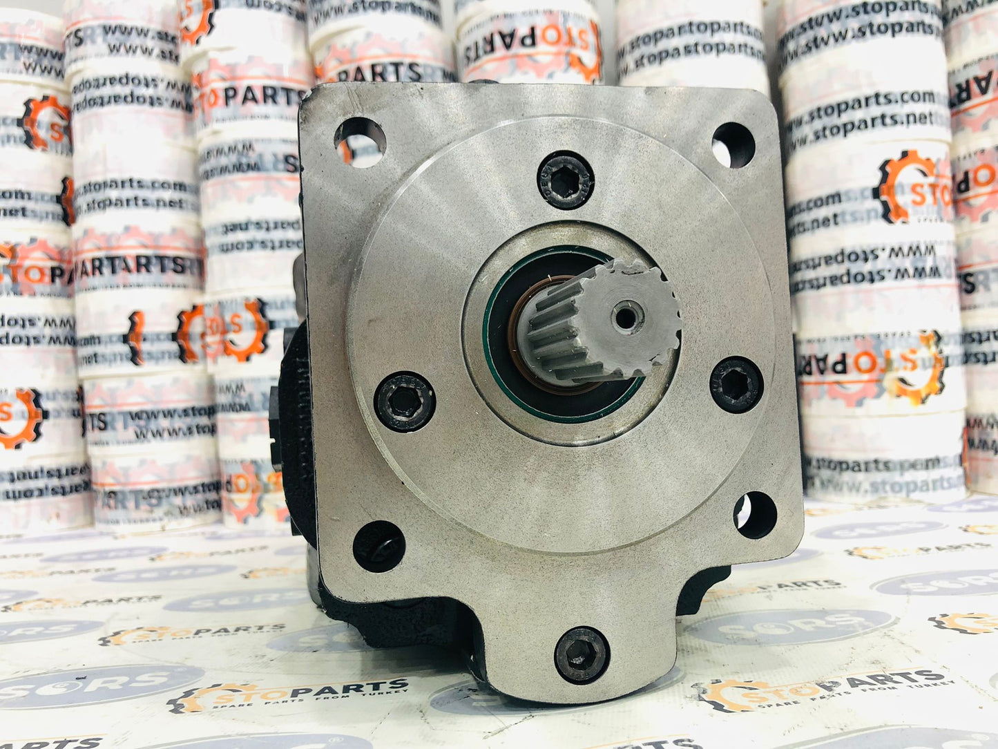 hydraulic pump for case