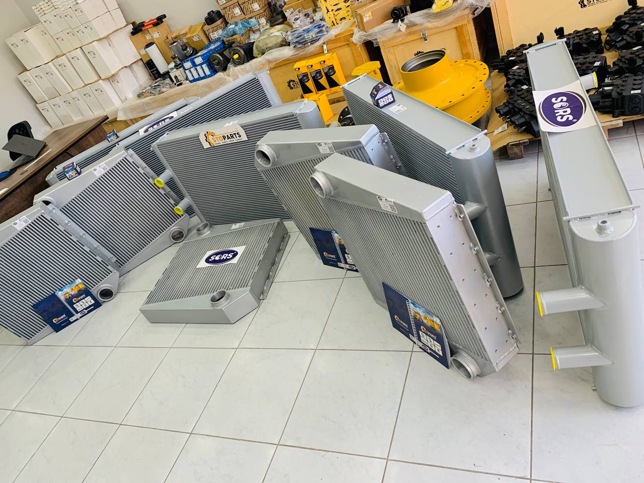 RADIATOR VOE17268900 & VOE17262633 FOR VOLVO