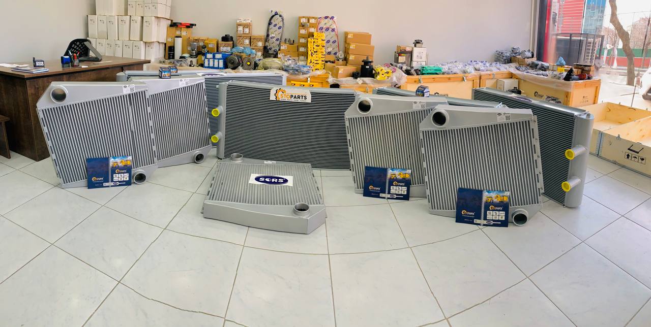 RADIATOR VOE17268900 & VOE17262633 FOR VOLVO
