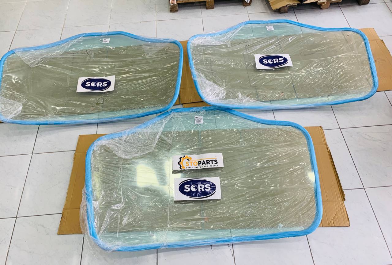GLASS 87744542 FOR CASE AND NEW HOLLAND (GENUINE)