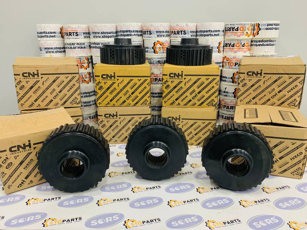 HUB 235913A3 FOR CASE AND NEW HOLLAND (GENUINE)