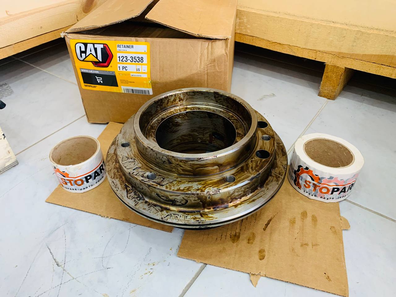RETAINER 1233538 FOR CATERPILLAR (GENUINE)