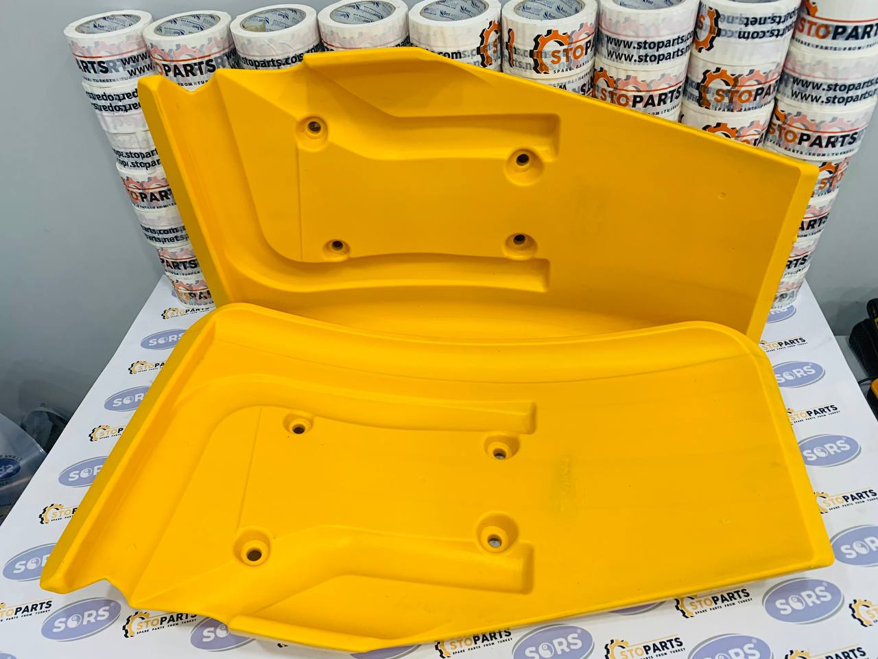 LEFT AND RIGHT FRONT FENDER 123/02950 AND 123/02951 FOR JCB
