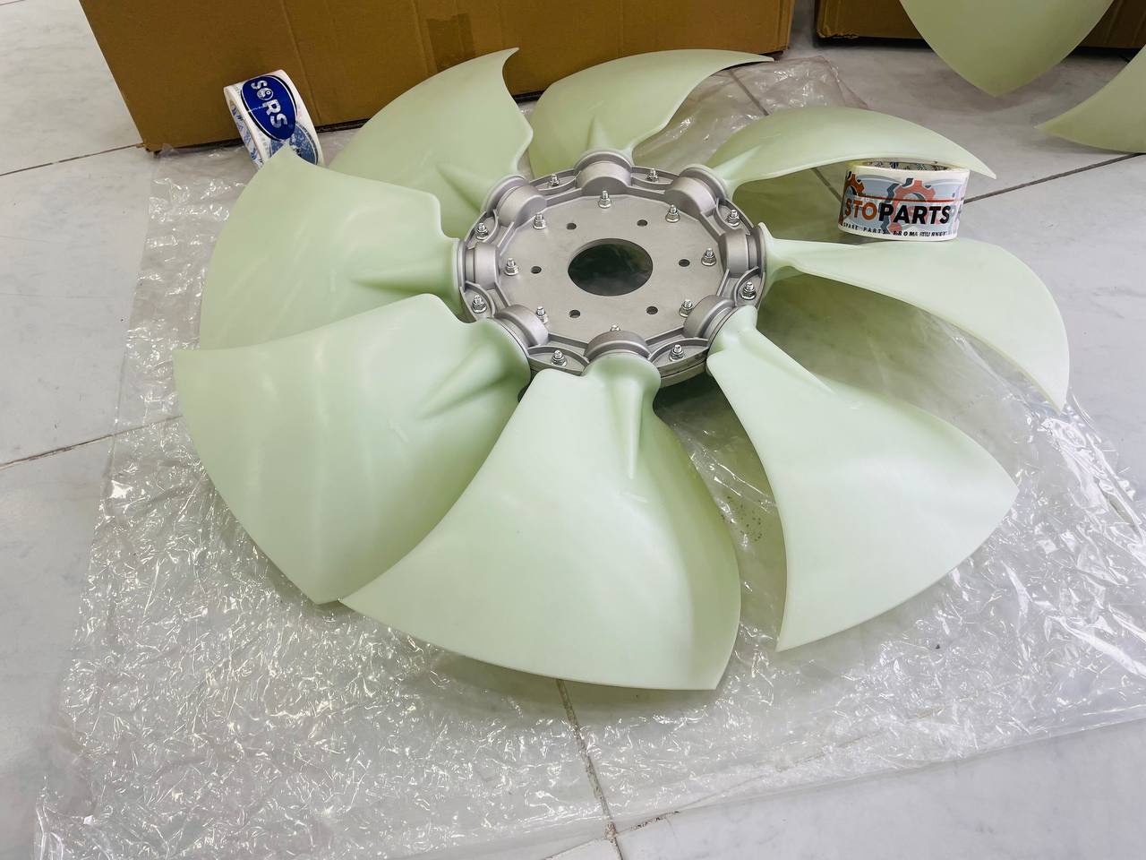 VOLVO 14624895 ENGINE COOLING FAN