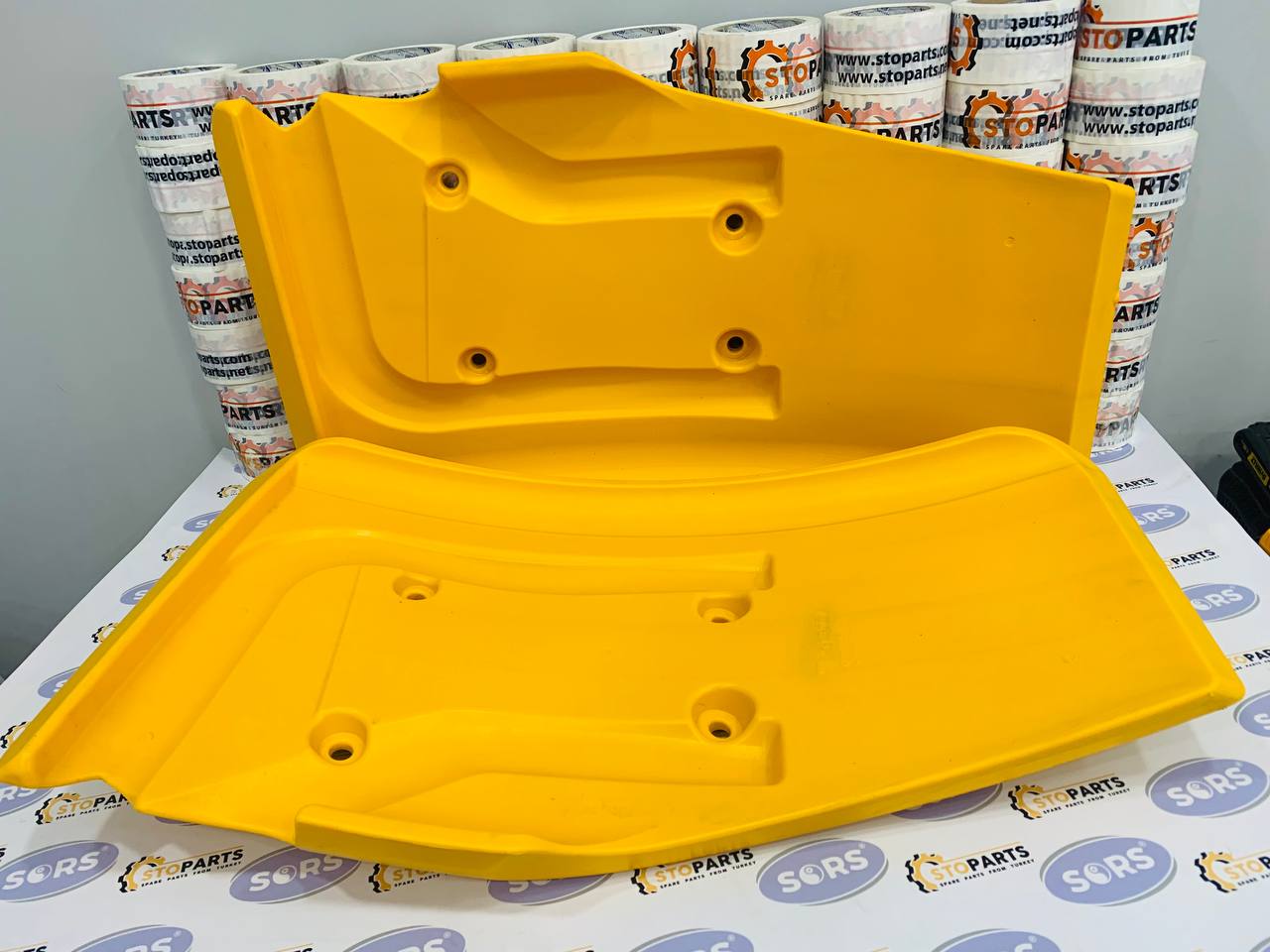 LEFT AND RIGHT FRONT FENDER 123/02950 AND 123/02951 FOR JCB